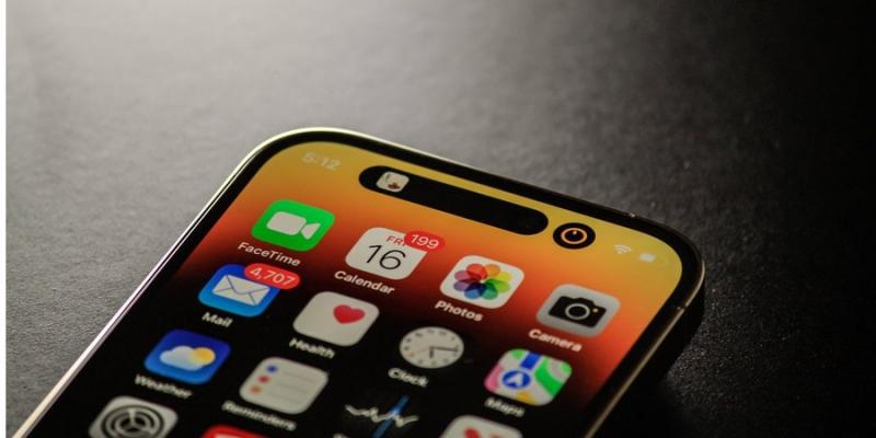 Аж лячно. Кіберзлочинці навчилися переконувати власників iPhone, що смартфон не зламано